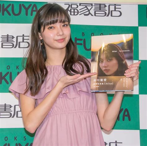 新川優愛、写真集で2年半ぶり水着＆大人の色気にも挑戦